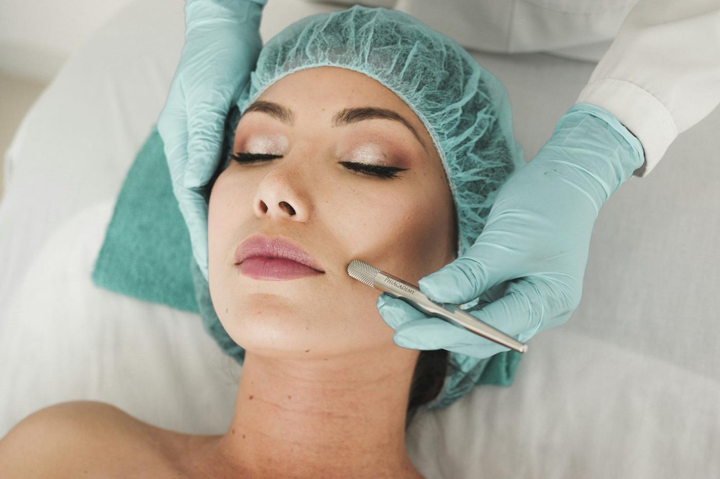 Immagine di repertorio: trattamento di medicina estetica